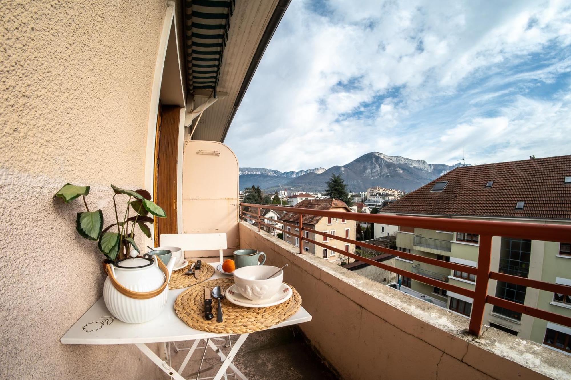 Apartamento Les 3 Monts - Vue Panoramique Sur Les Montagnes Annecy Exterior foto